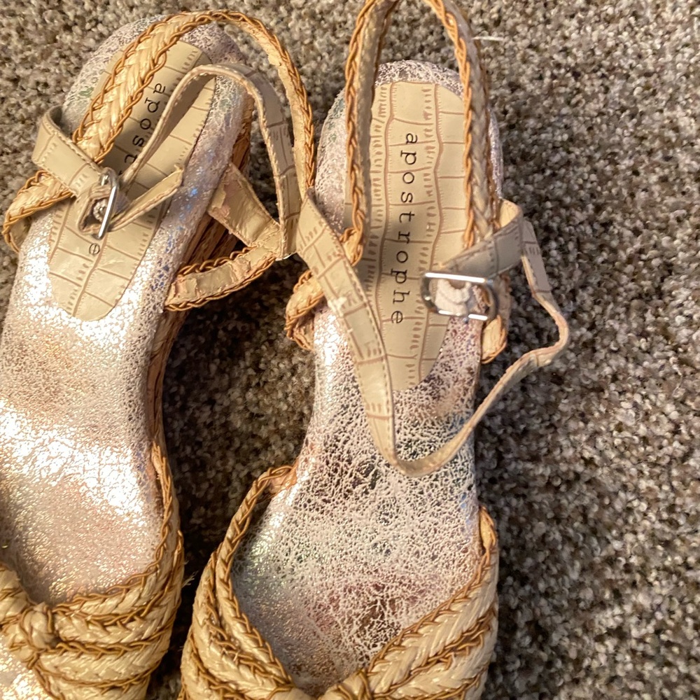 Apostrophe wedges - Picture 3 of 5